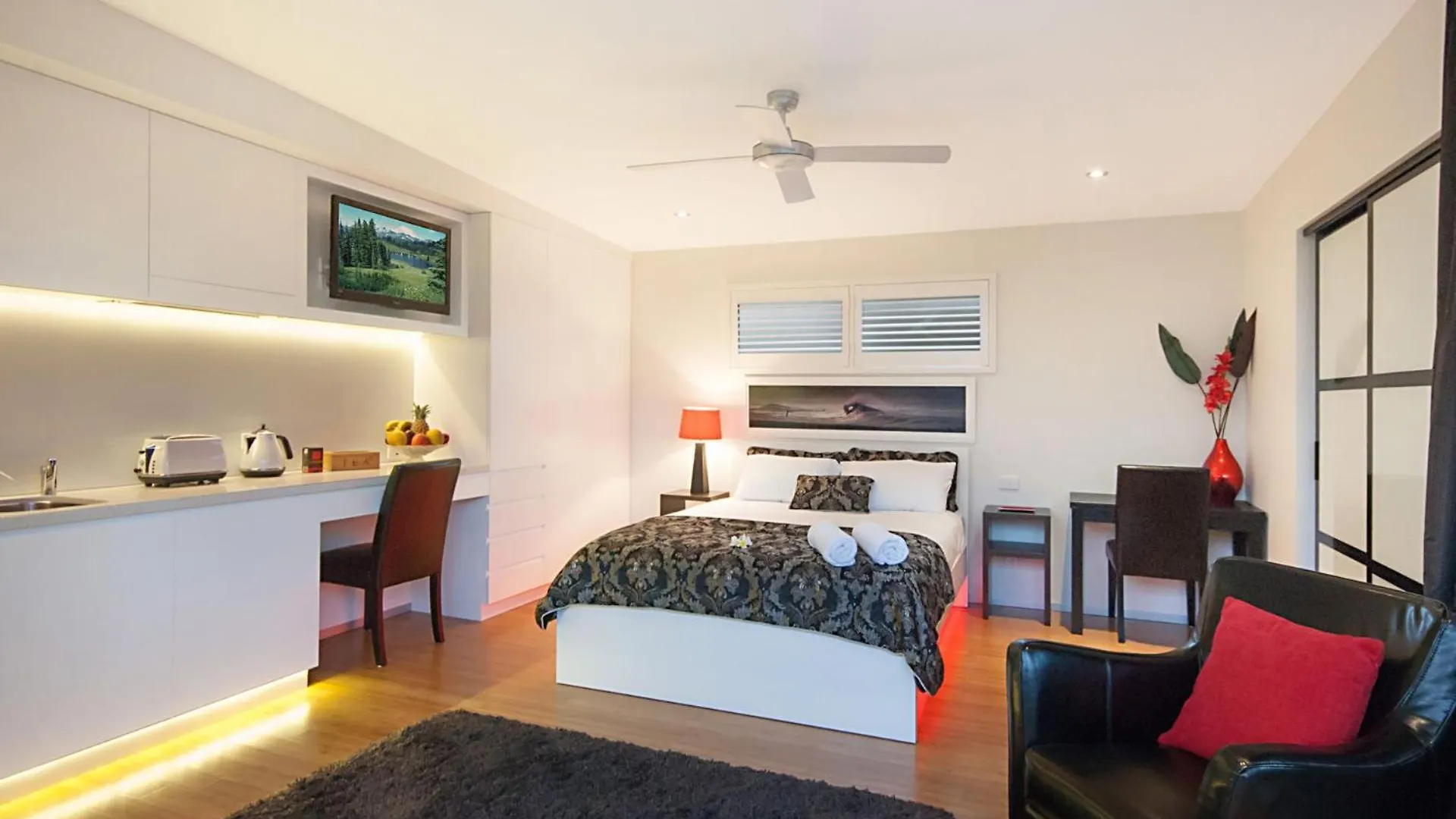 Cavvanbah - April Sun Villa Byron Bay