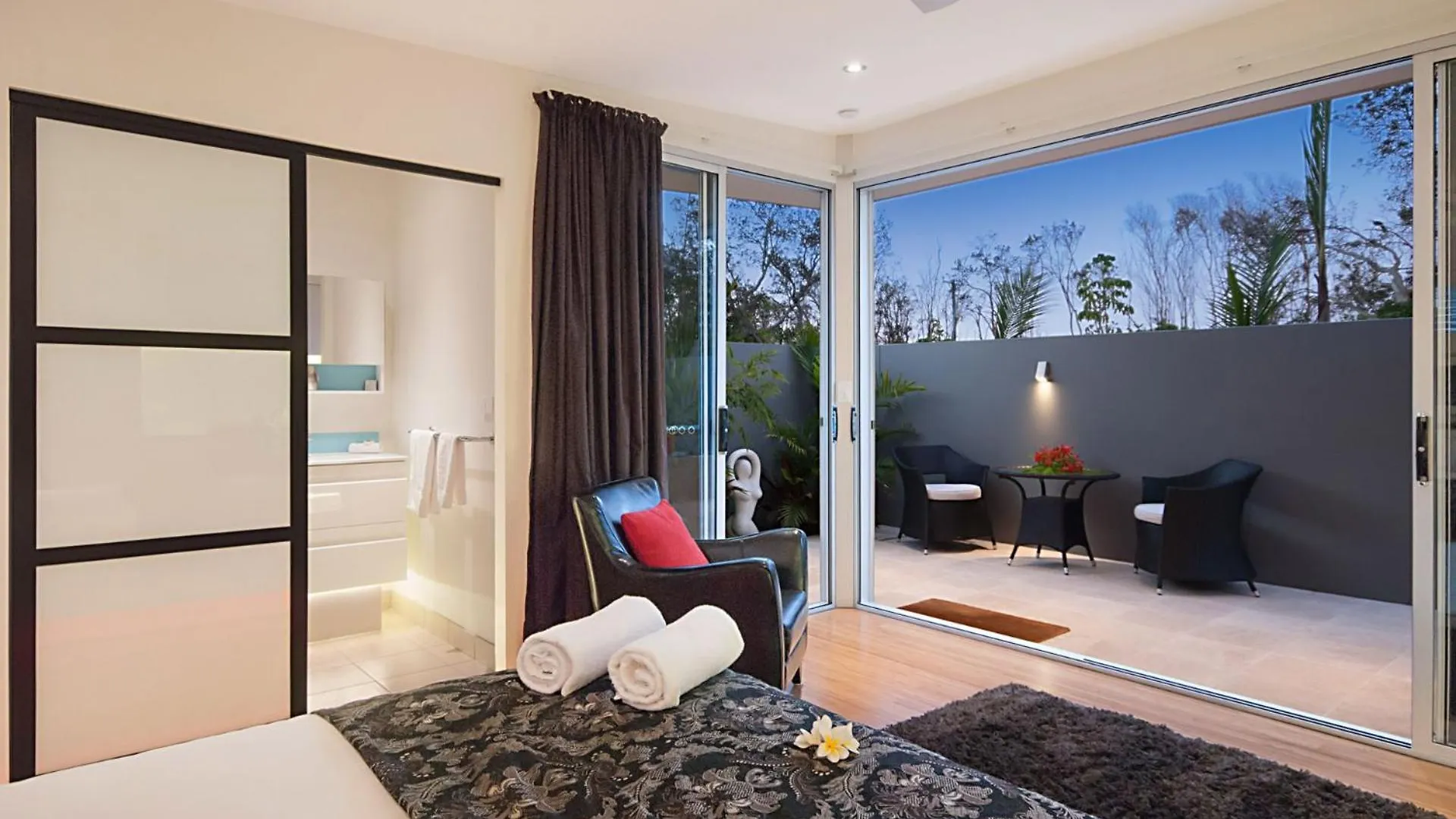Cavvanbah - April Sun Villa Byron Bay Australia
