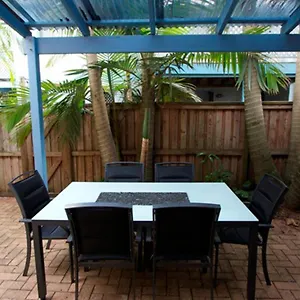 Unit 3 41 Childe Street - Belongil Villa